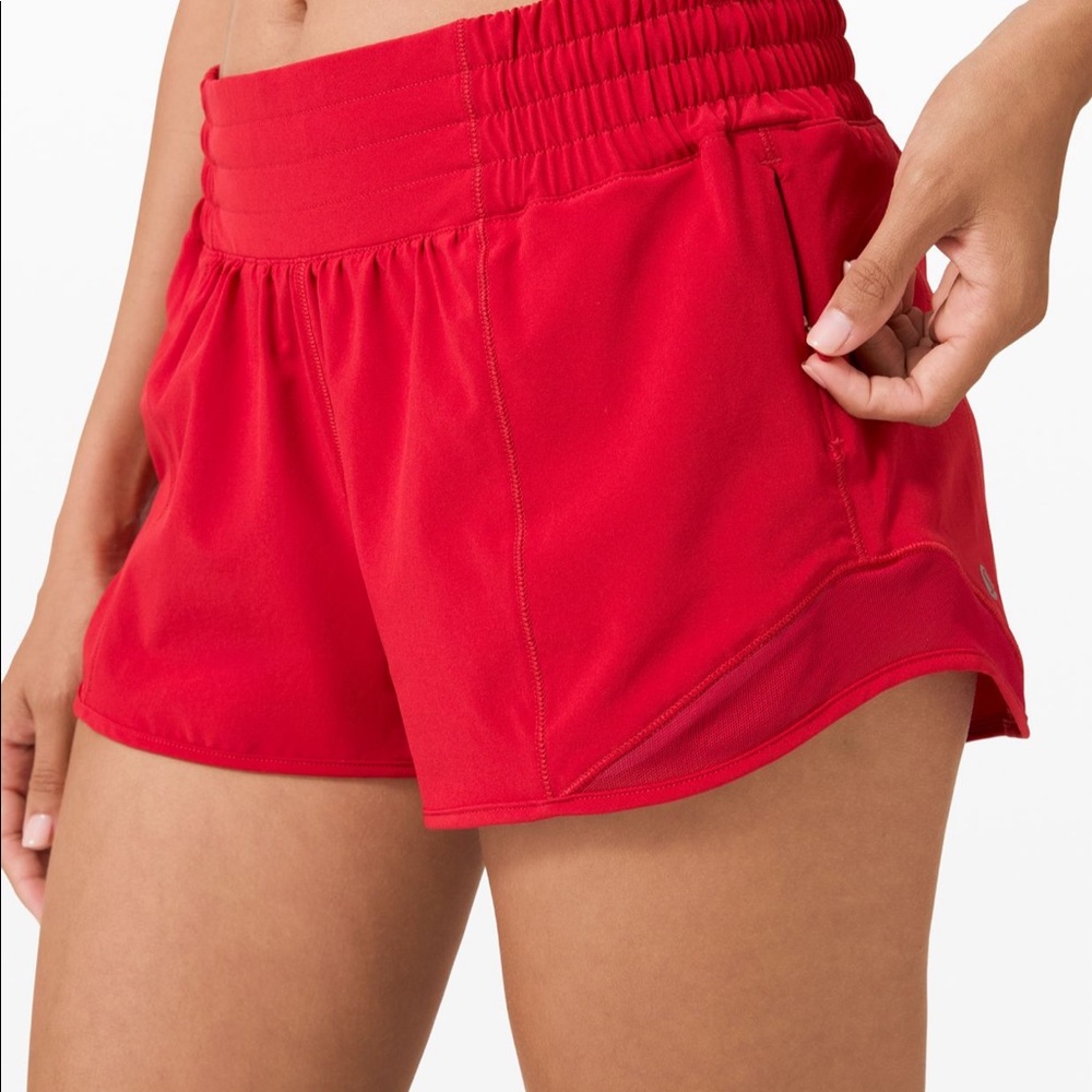 Lululemon high waist hotty hot shorts 2.5
